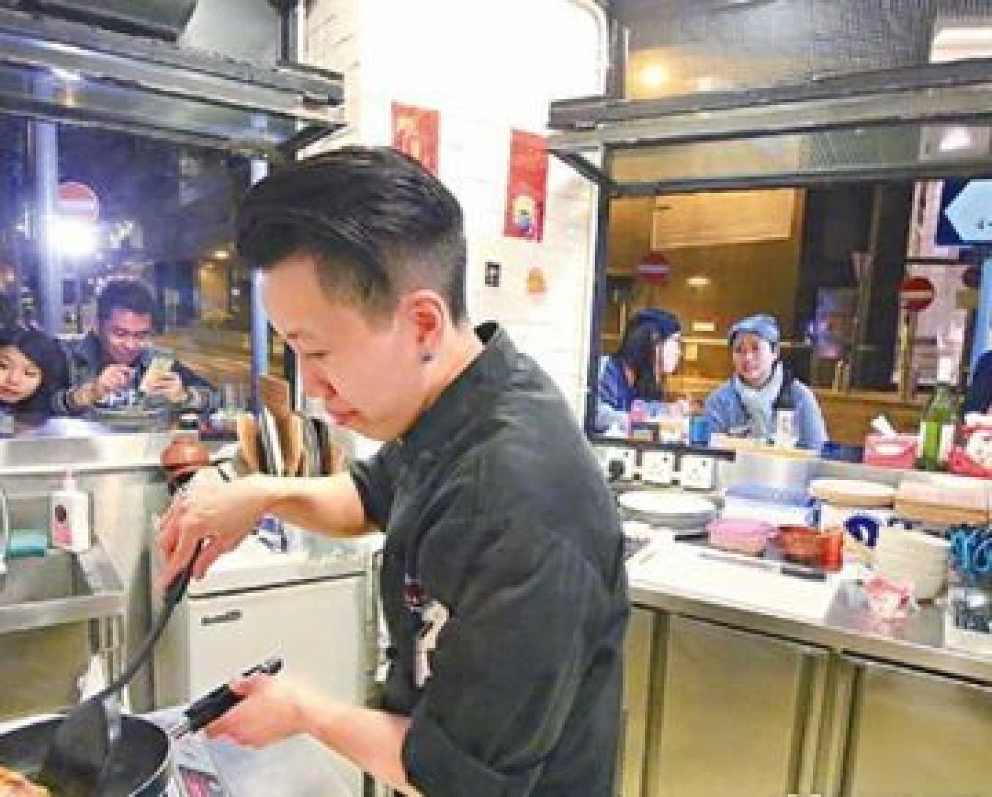百呎蚊型舖轉型專攻午市外賣 打不死大廚月蝕六千